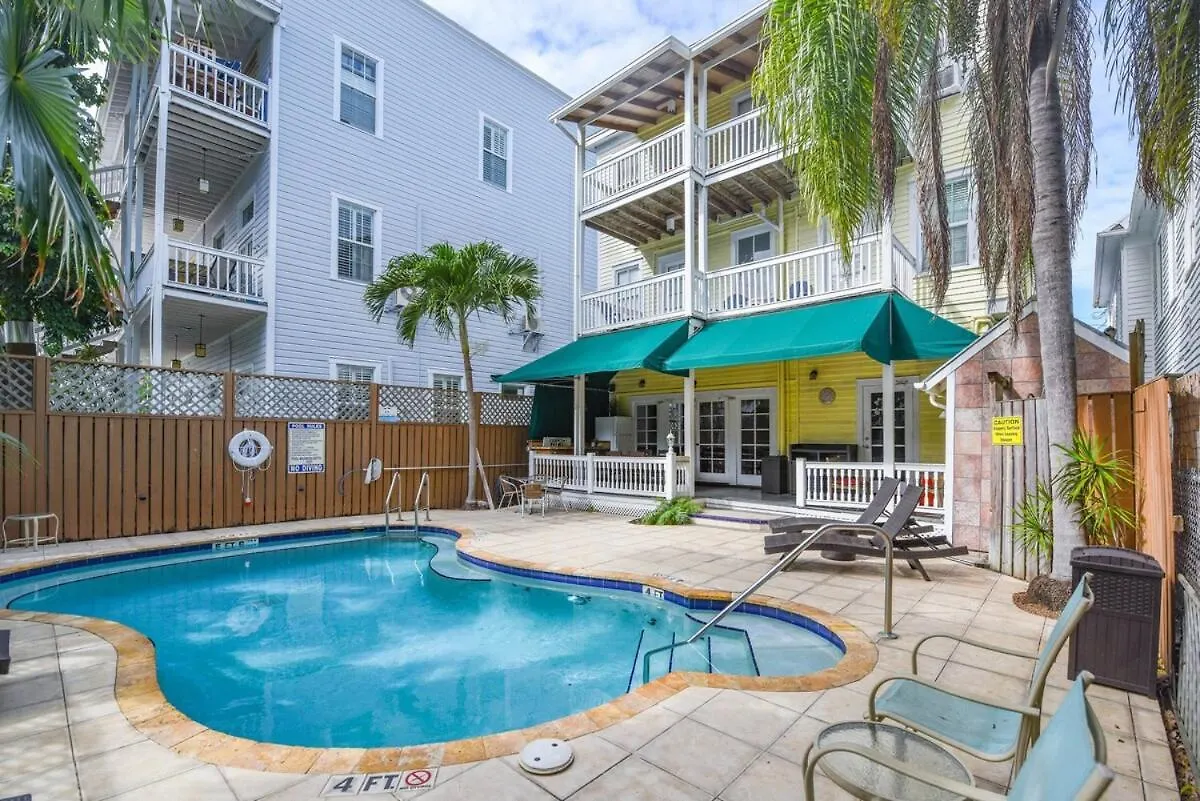 Curry House- 3rd Floor, King Bed, & Balcony 8 Key West