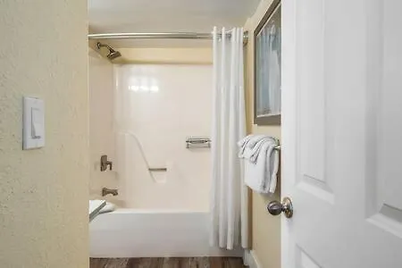 The St Martin -hot Tub & Pool Holiday home *