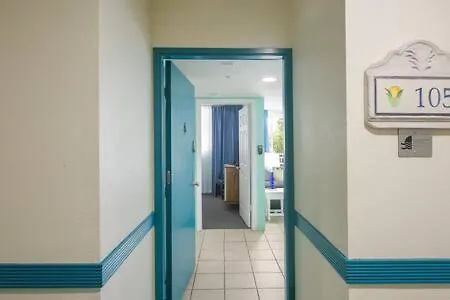 The Trinidad -pool & Parking Key West