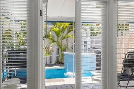 Poolside Retreat Apartment *