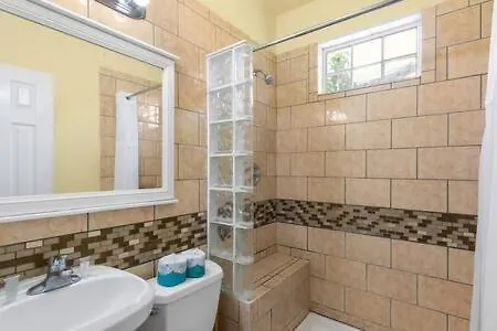 Apartment Poolside Retreat Key West
