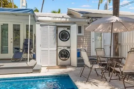 Poolside Retreat Apartment Key West