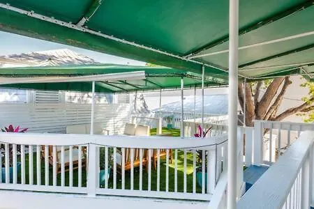 Birds Of A Feather At Custom House Casa de Férias Key West