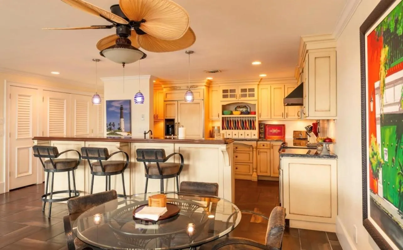 Tom's Oceanfront Penthouse Holiday home *