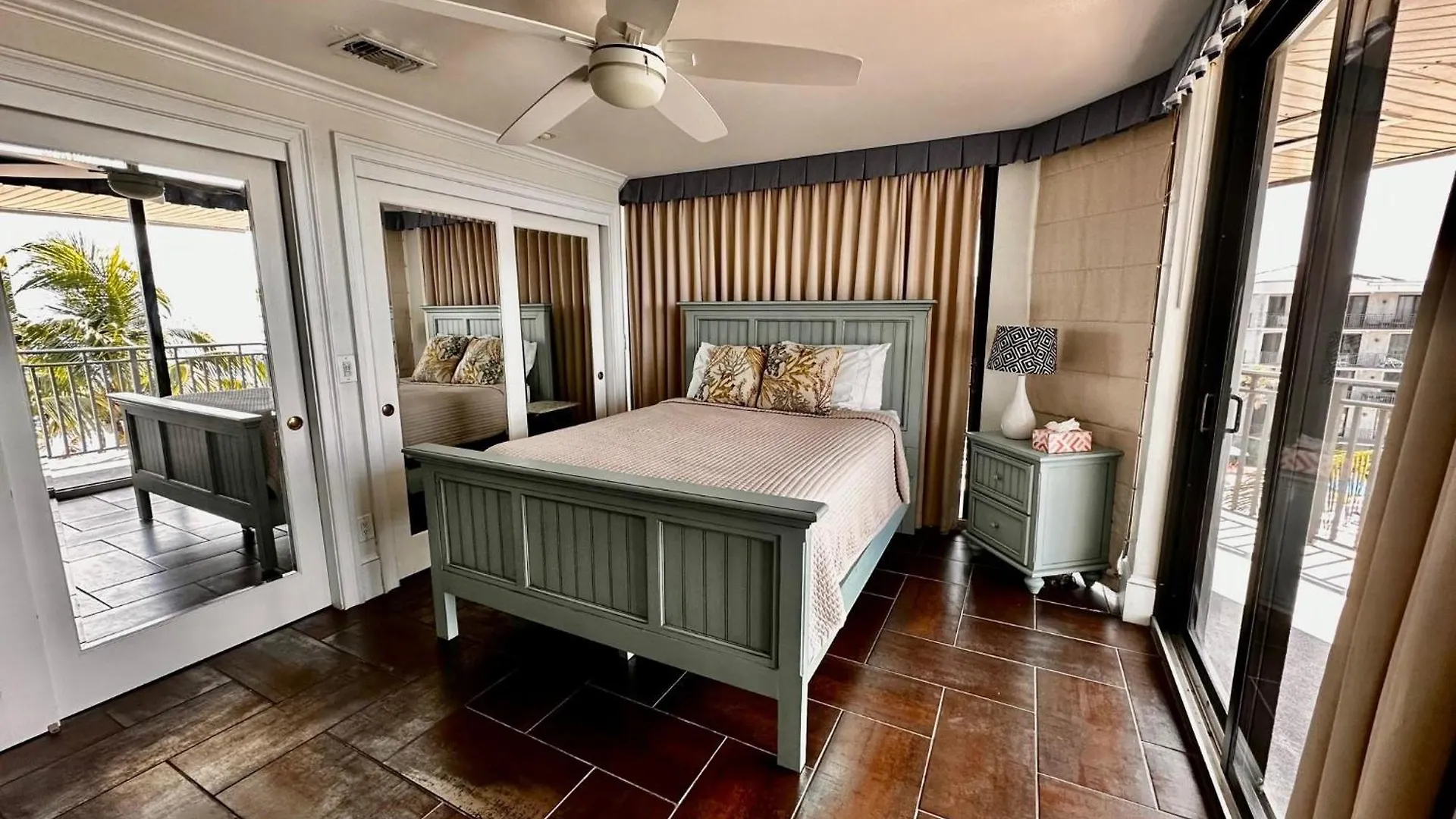 Tom's Oceanfront Penthouse * Key West