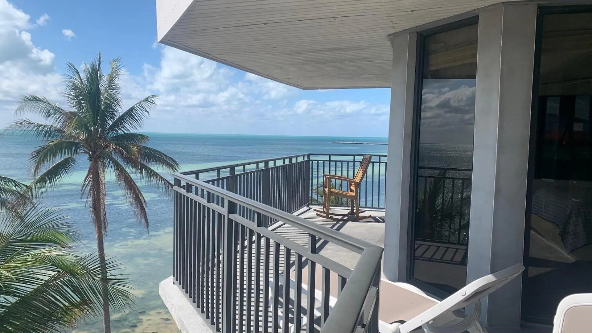 Tom's Oceanfront Penthouse Holiday home *