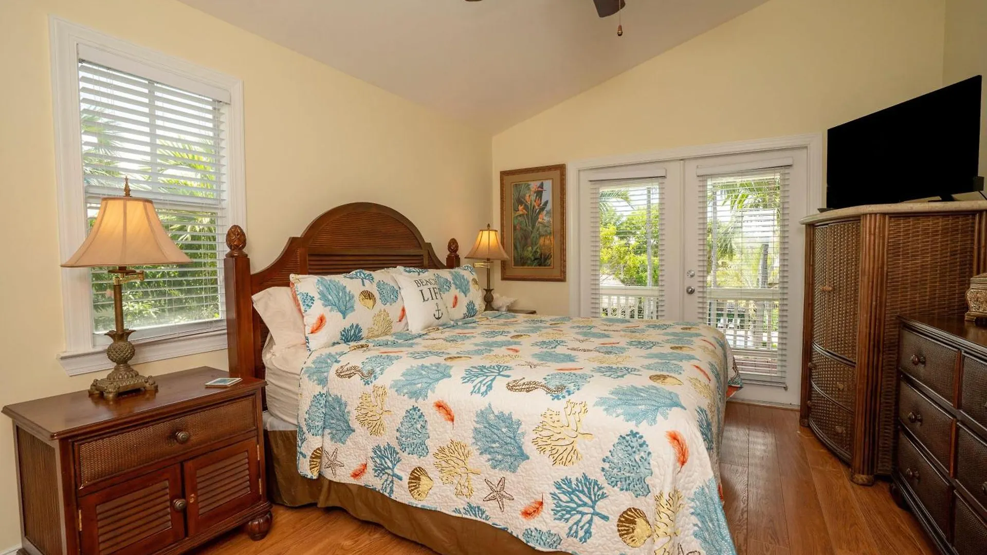 Coral Hammock Poolside Holiday home