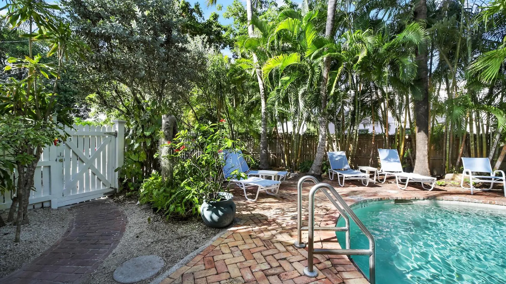 Tranquillity Aparthotel 3*