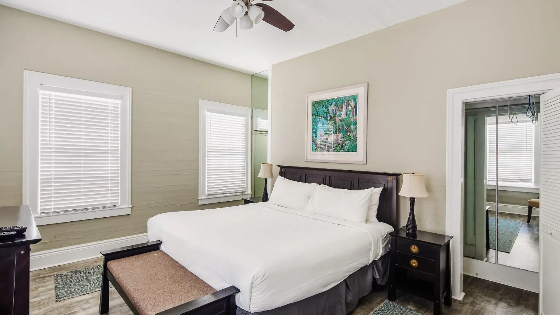 Apartment The Collins On Duval *
