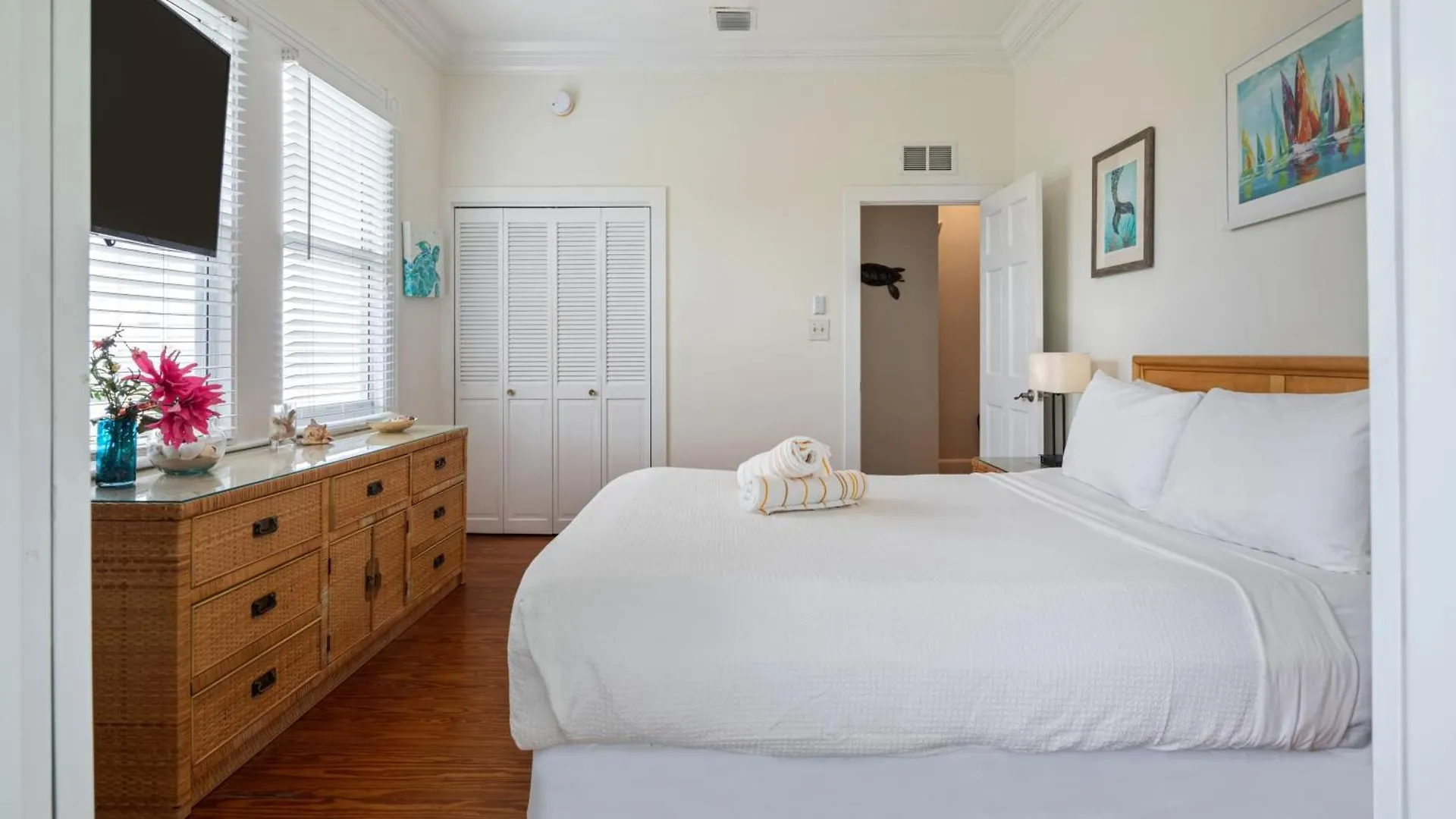 Sunnyside Up Apartment *