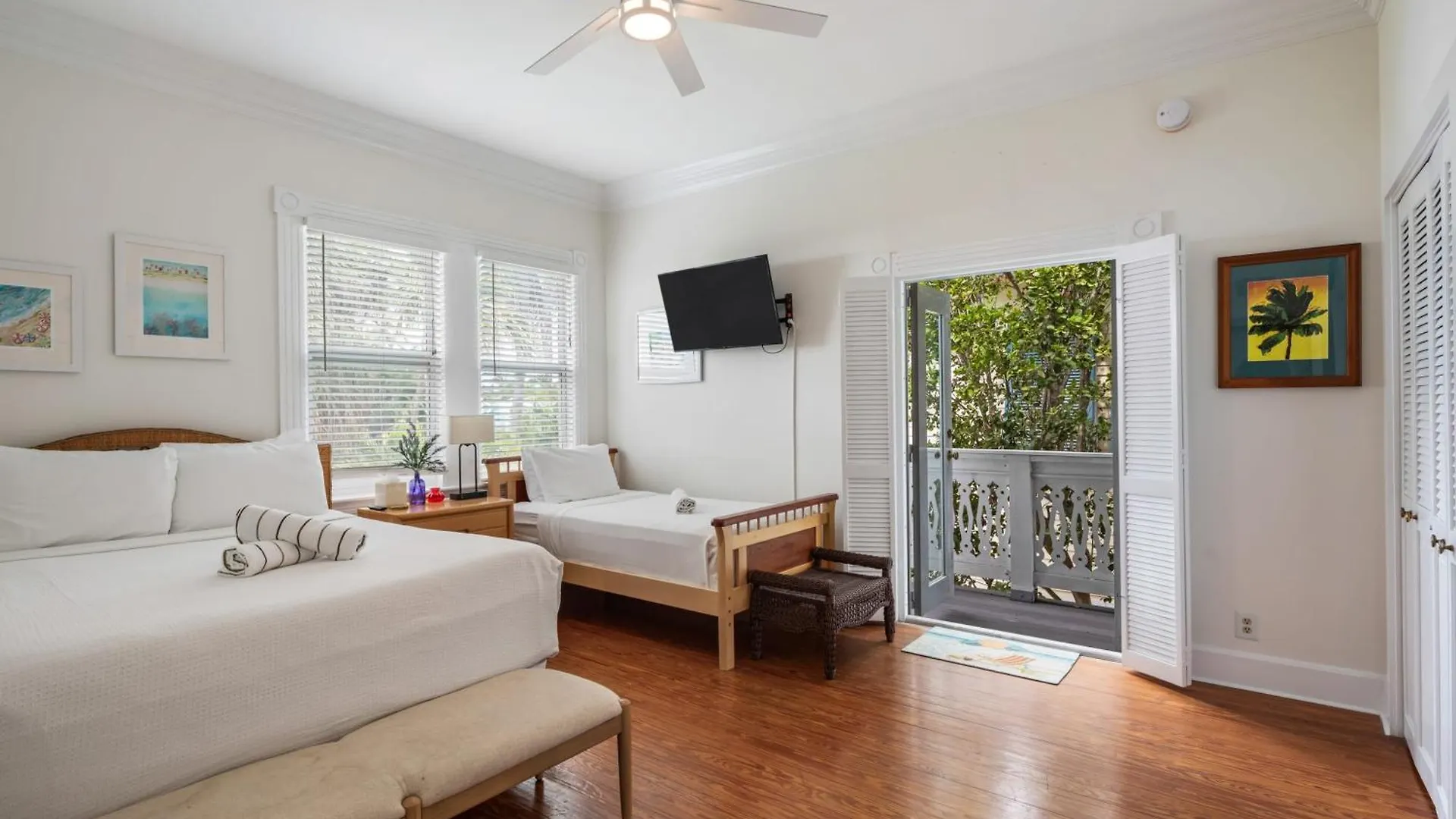 Apartment Sunnyside Up