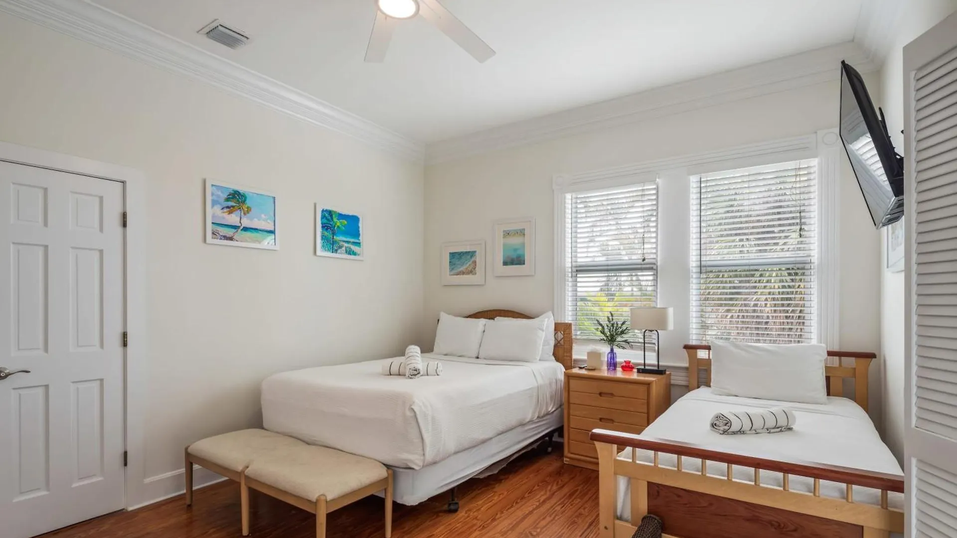 Apartment Sunnyside Up *