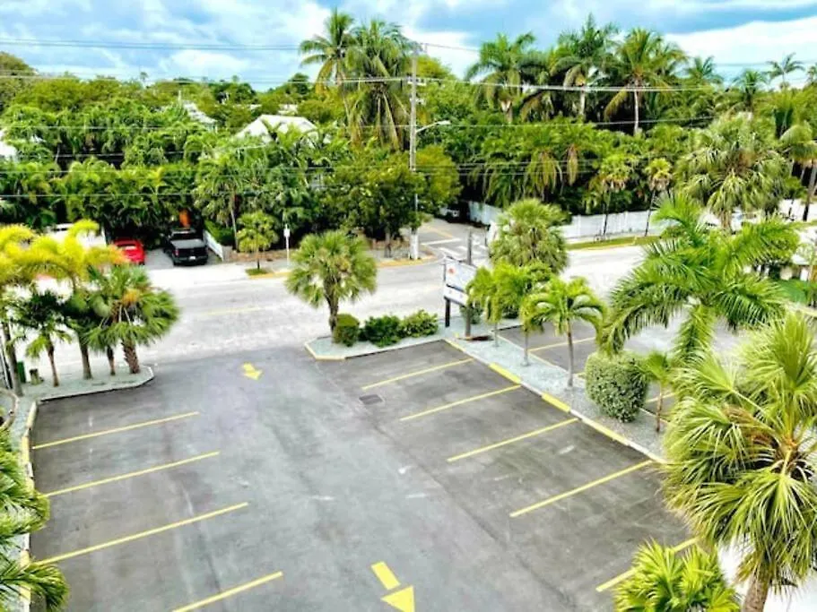 Andros - Spacious 2x2 Waterfront * Key West
