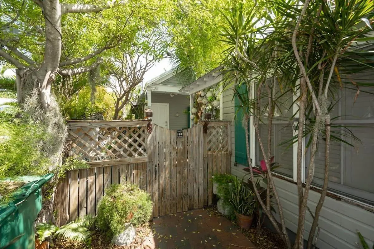 Conch -pool & Quiet Area Key West