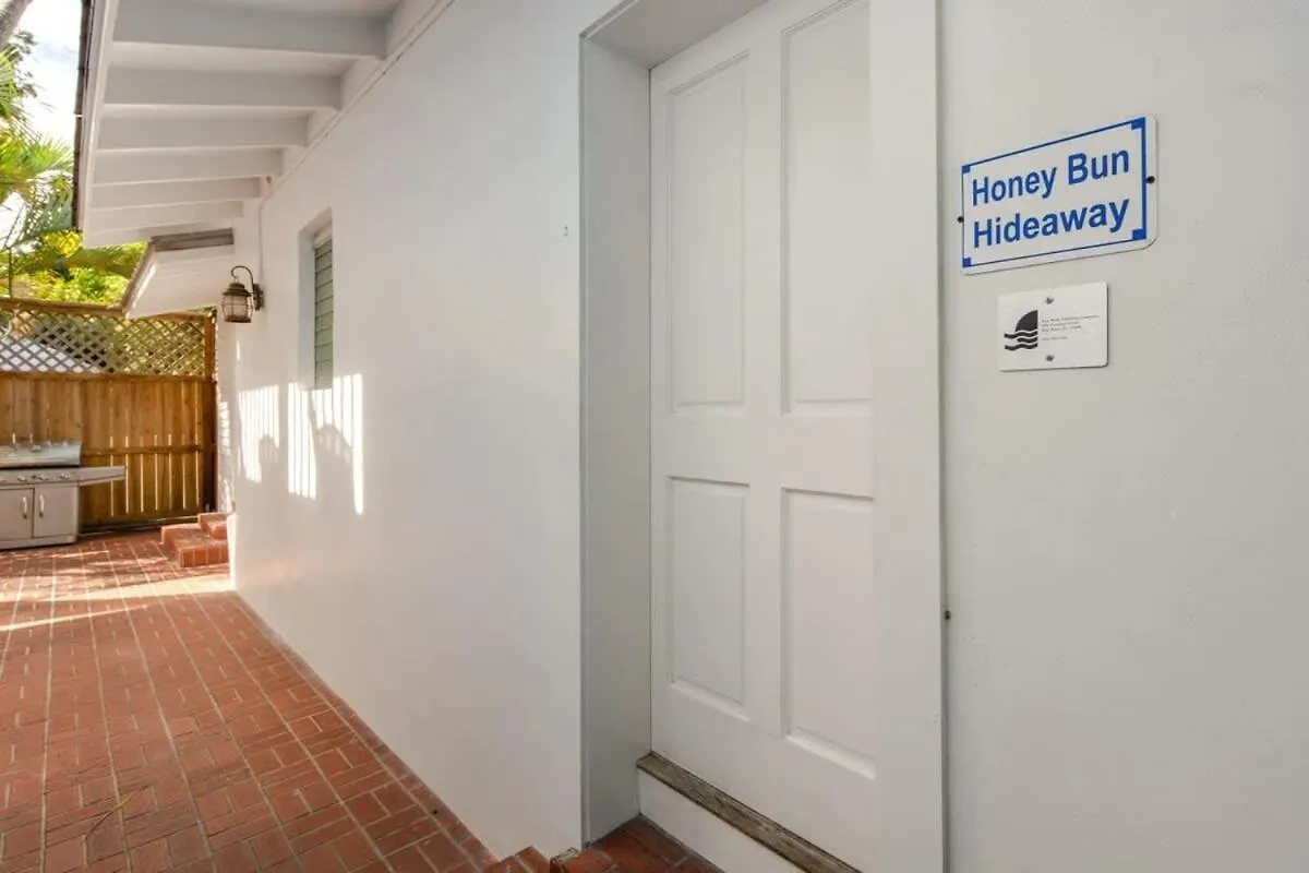 Honey Bun Hideaway Inn *