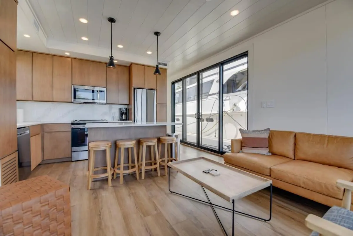 Awai's Floating - Houseboat In Luxury Village Key West
