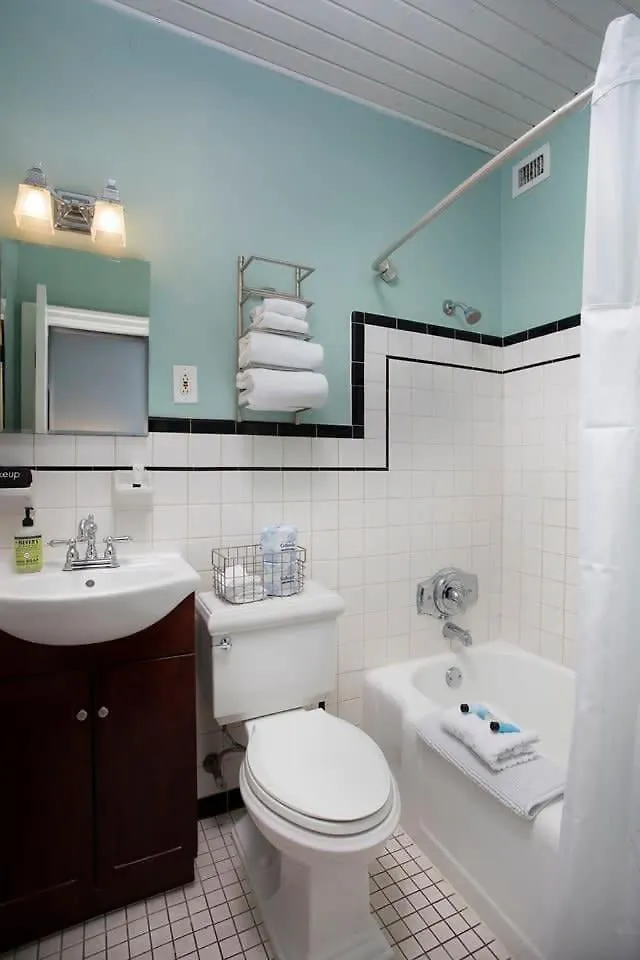Holiday home 6 Bedroom 6 Bath On Duval Street Key West