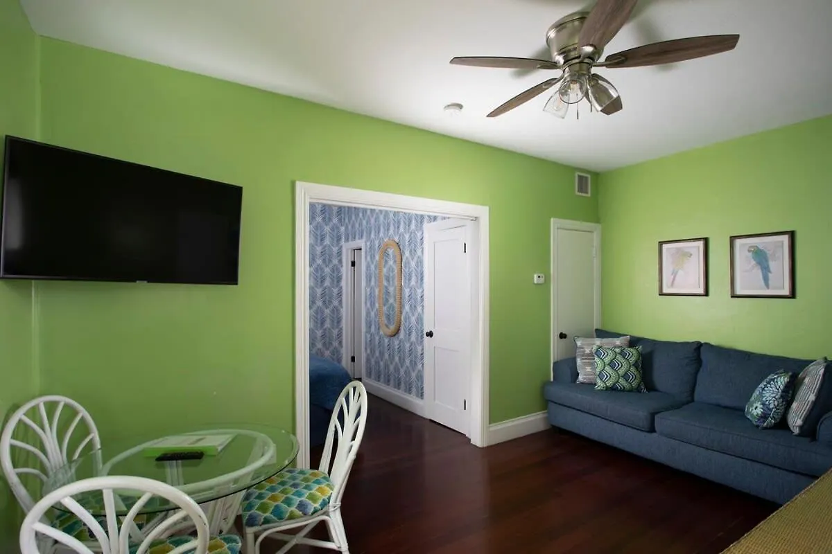 6 Bedroom 6 Bath On Duval Street