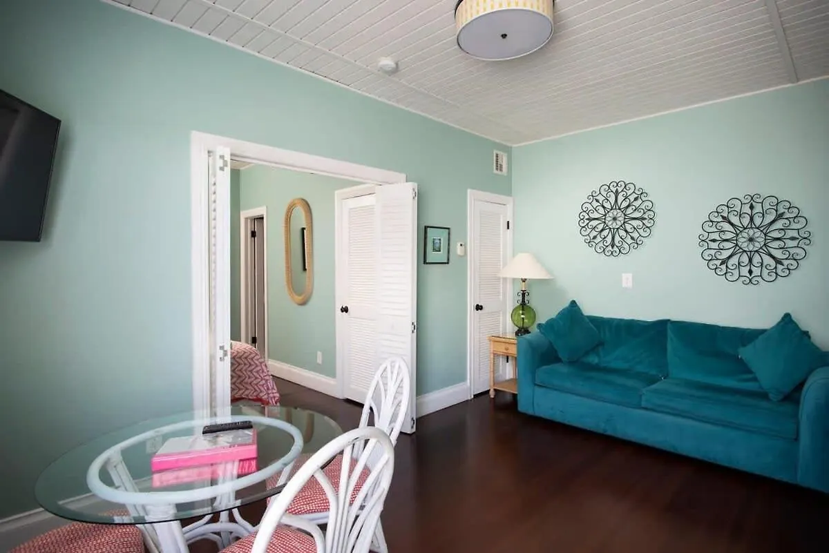 Holiday home 6 Bedroom 6 Bath On Duval Street