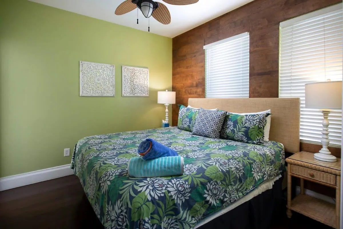 6 Bedroom 6 Bath On Duval Street