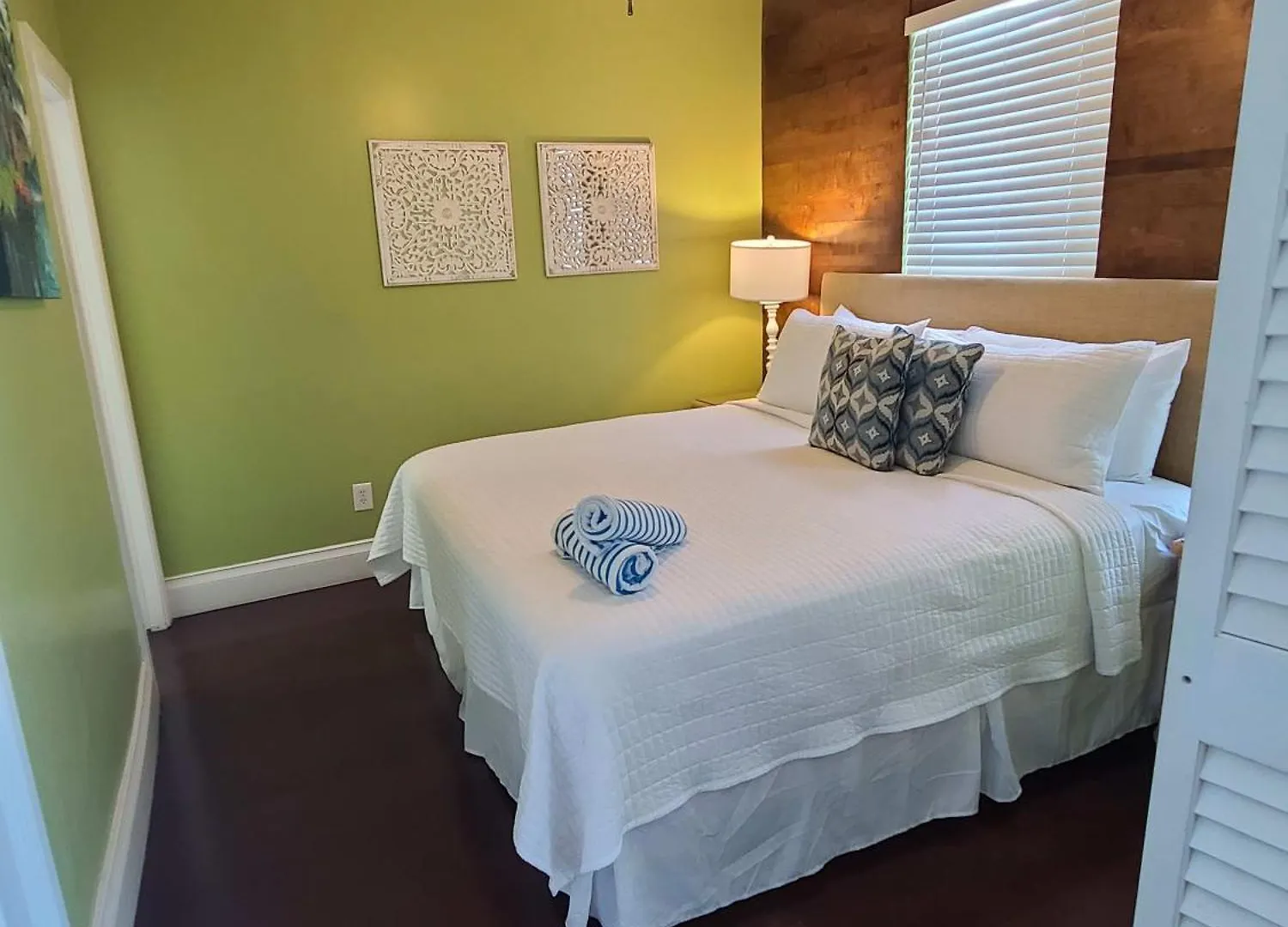 דירה Duval Street W Kitchen And Shared Heated Pool