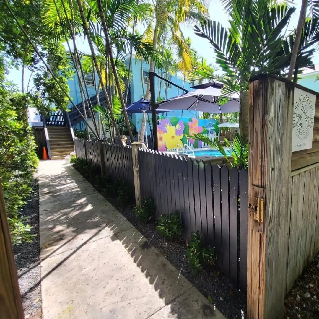 Apartment Two Duval Street W Pool