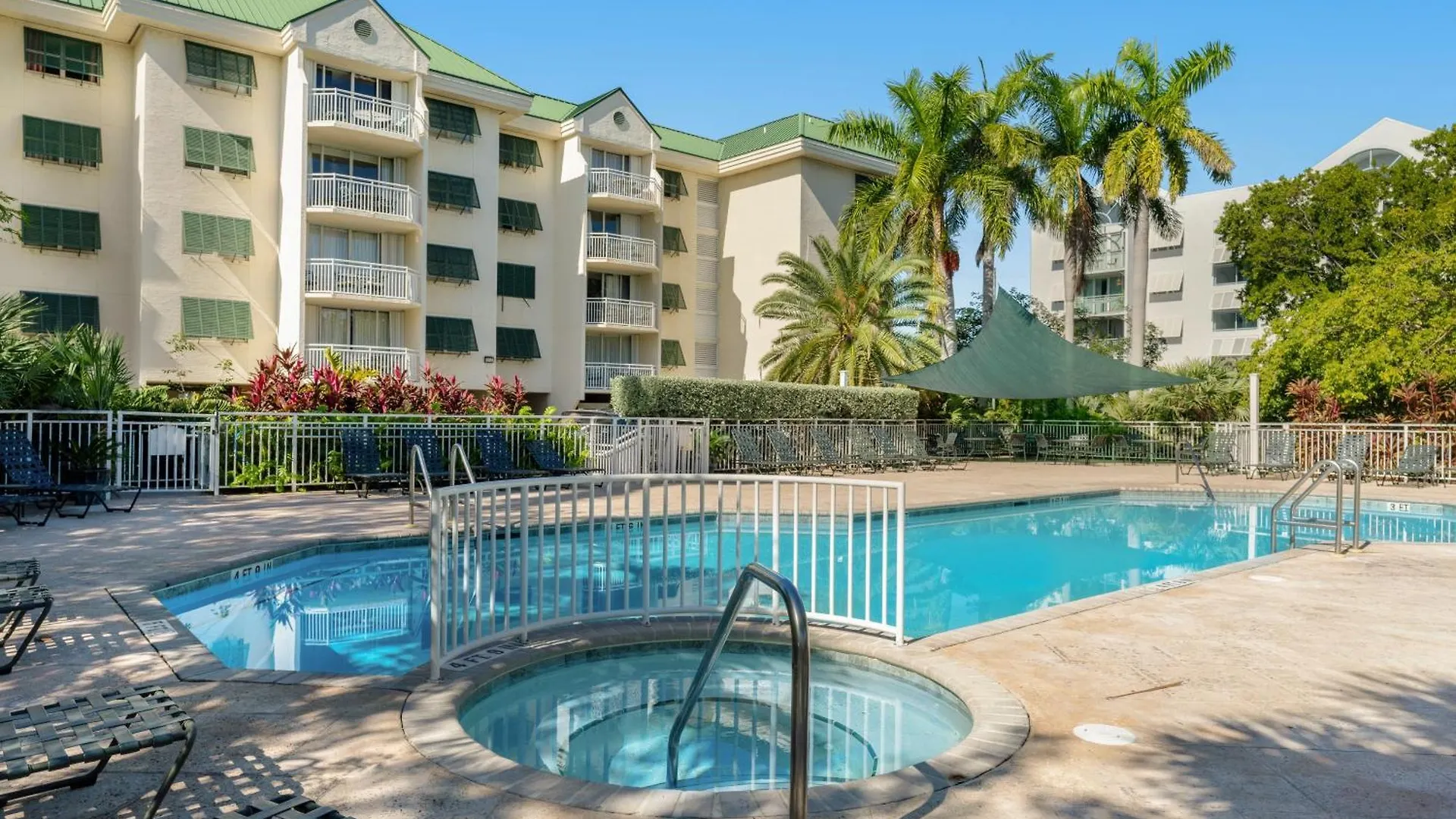 Apartment Sunrise Tierra Bomba #403 Key West
