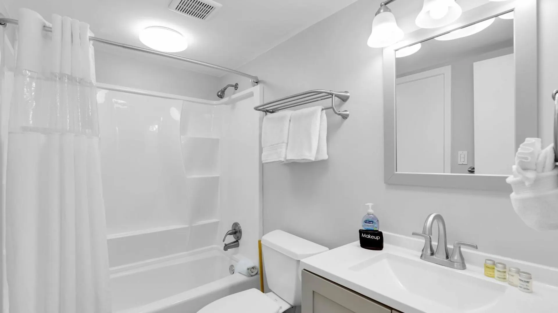 Aruba - Downtown Waterfront 2x2 Dock & Pool Pet-friendly Holiday home Key West