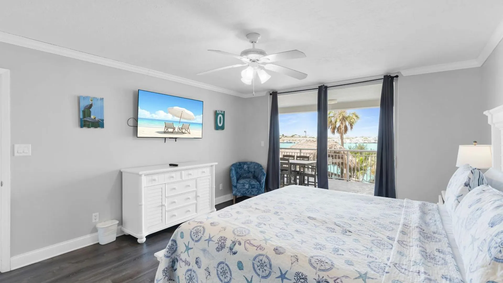 Aruba - Downtown Waterfront 2x2 Dock & Pool Pet-friendly Holiday home *