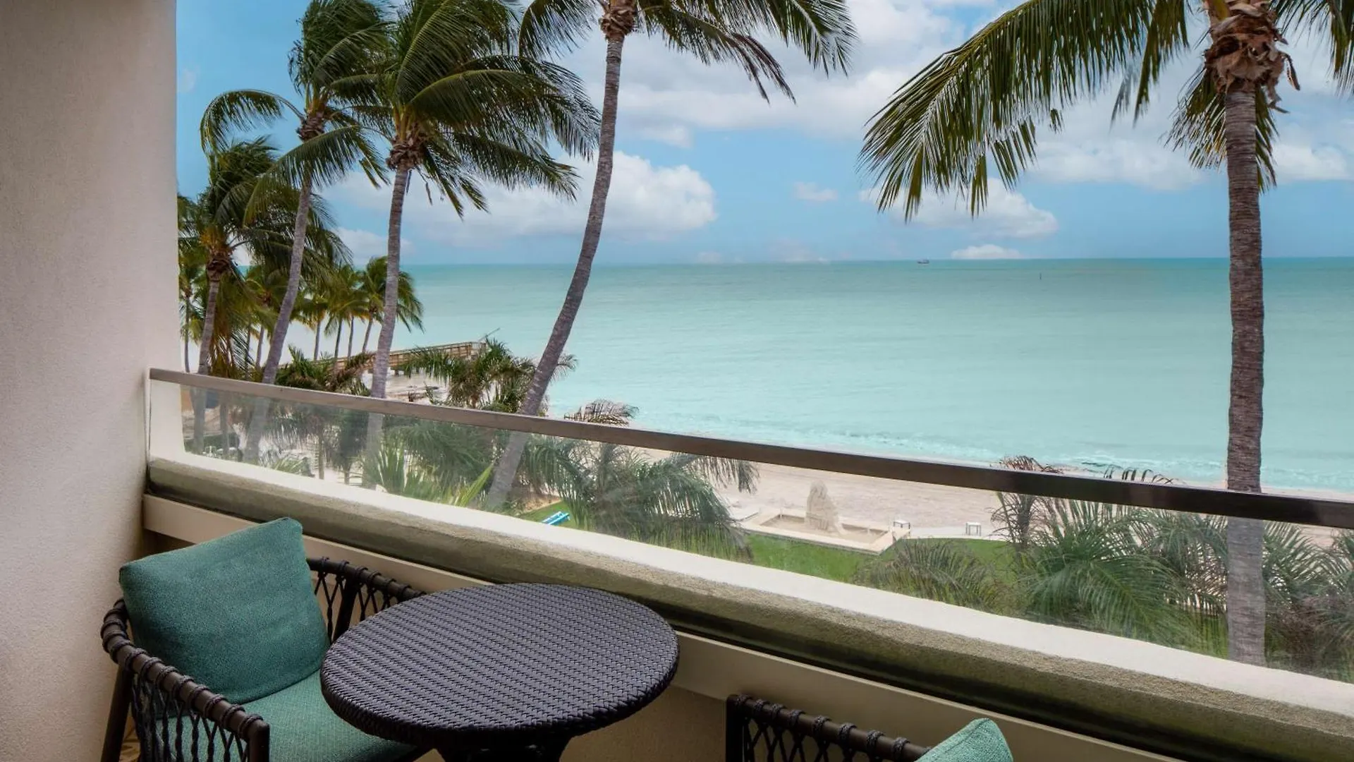 Casa Marina Key West, Curio Collection By Hilton Üdülőközpont 5*