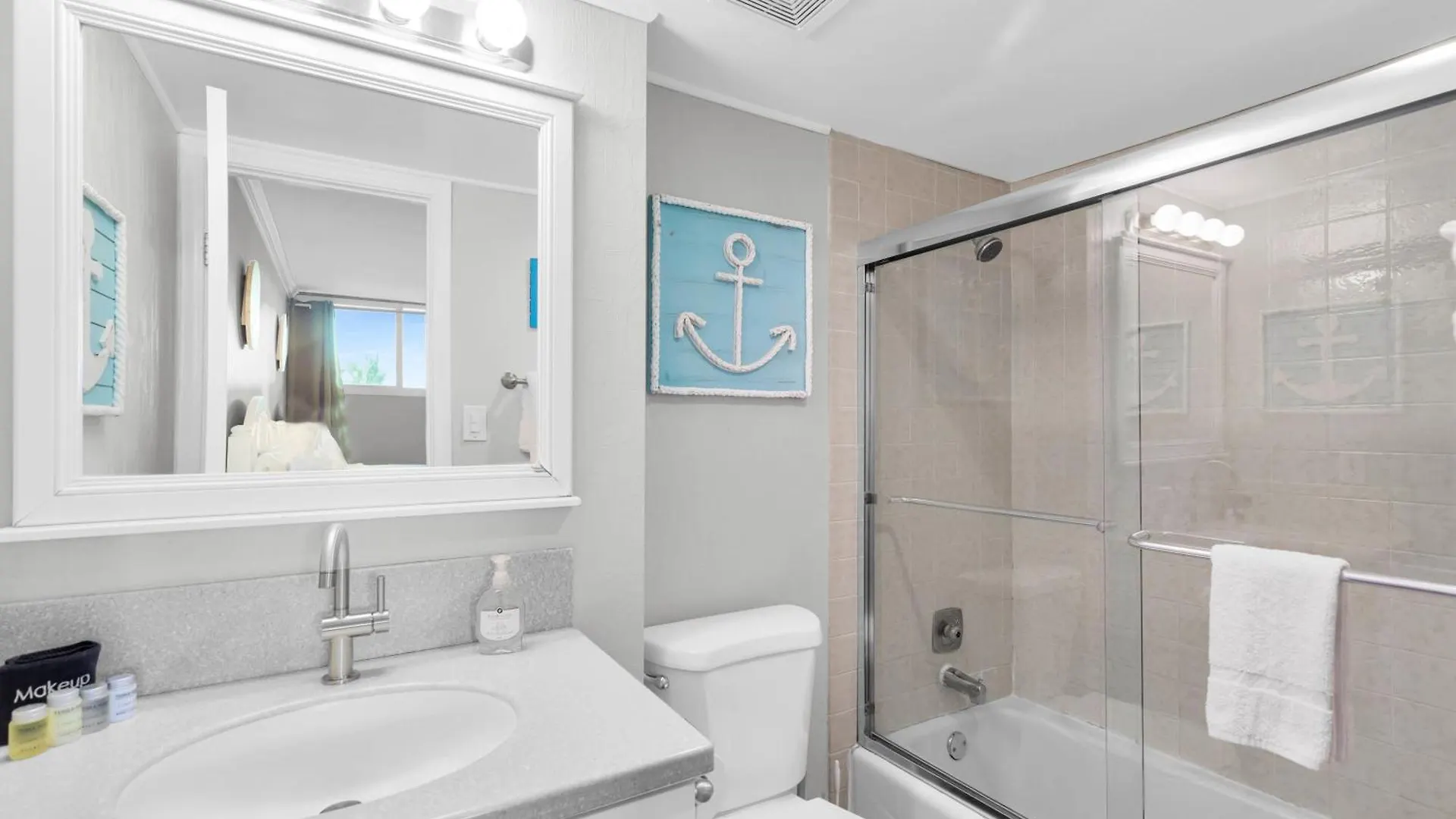 St John - Downtown Waterfront Penthouse Pool Parking Dock Holiday home