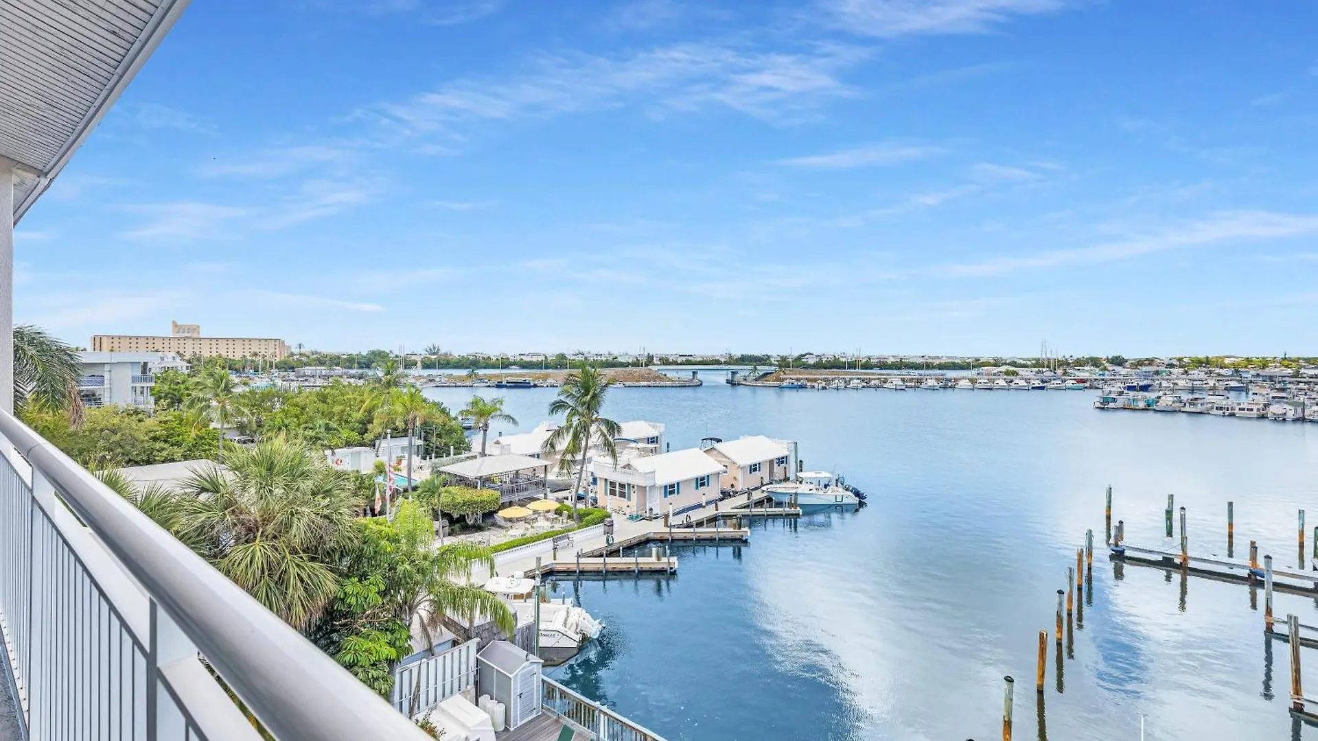 St John - Downtown Waterfront Penthouse Pool Parking Dock Key West