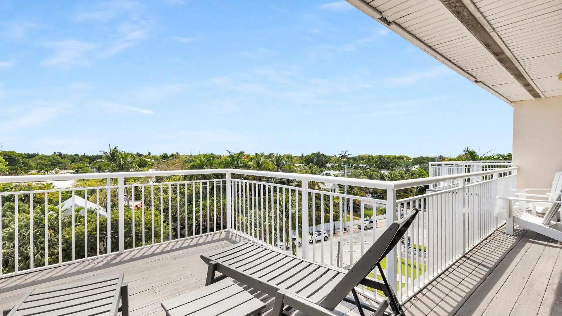 St John - Downtown Waterfront Penthouse Pool Parking Dock * Key West