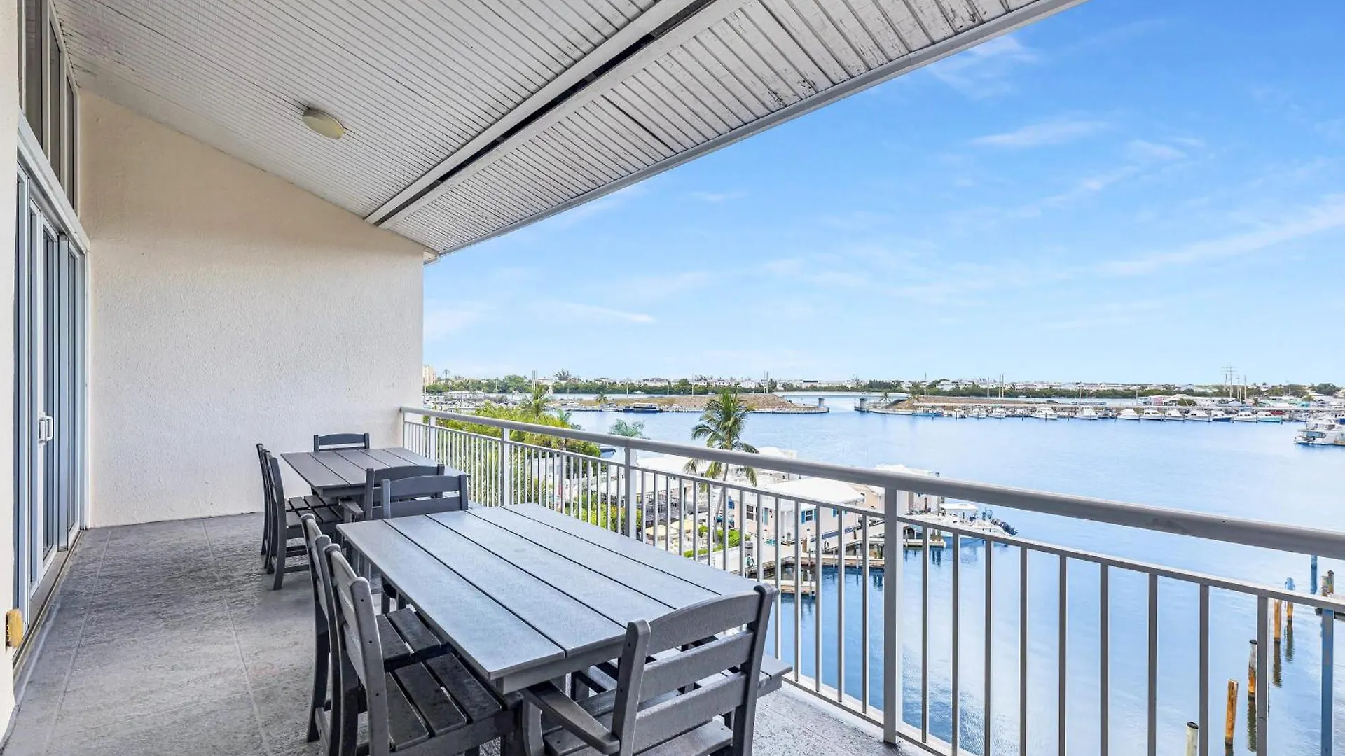 St John - Downtown Waterfront Penthouse Pool Parking Dock * Key West