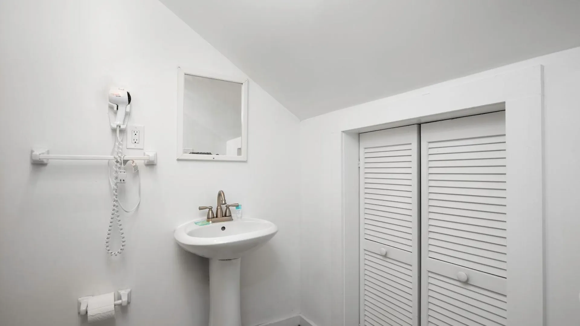 Southernmost Adult Exclusive Inn 3*