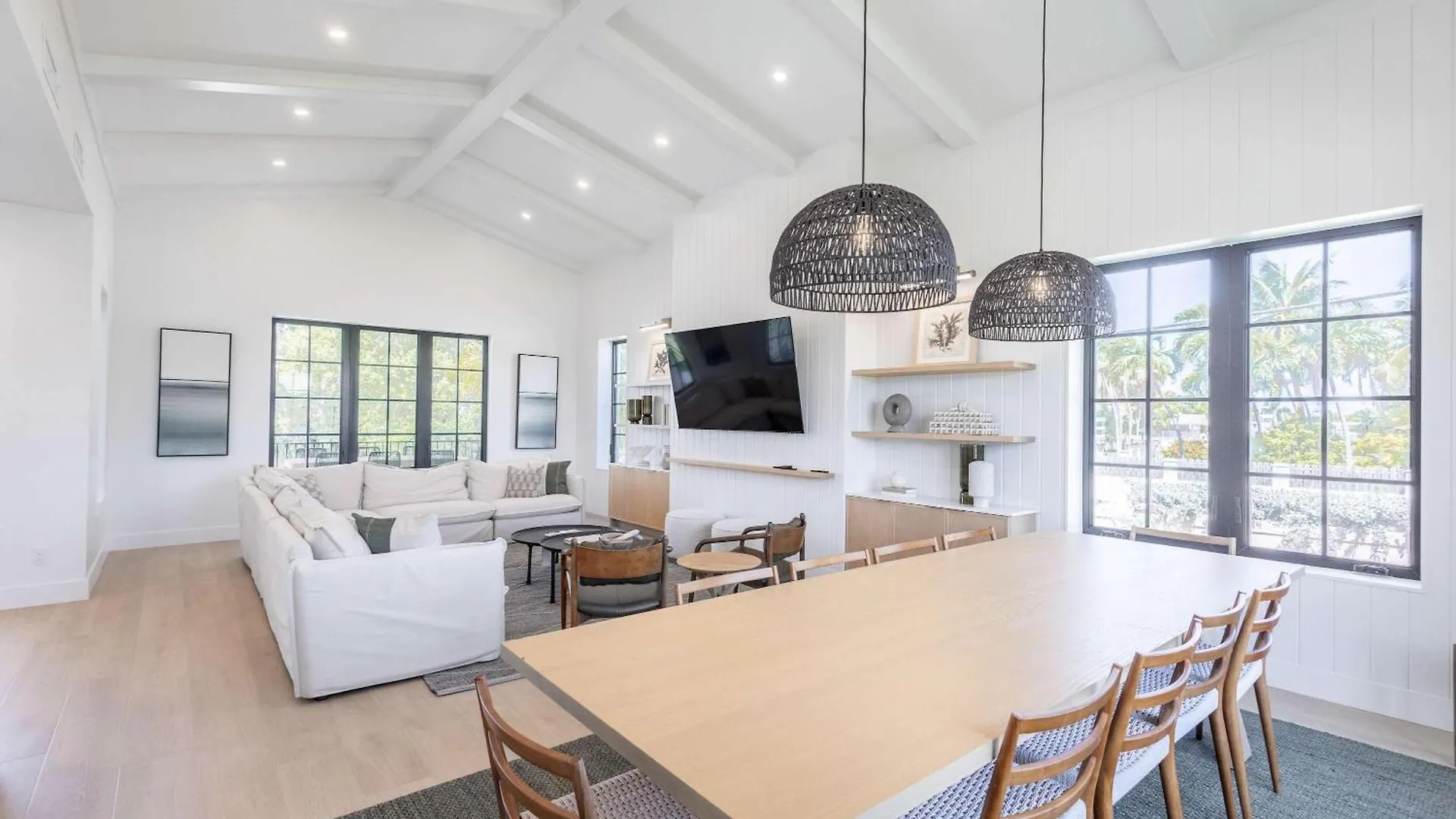 Brand New Build Larkshine House - Pool Holiday home