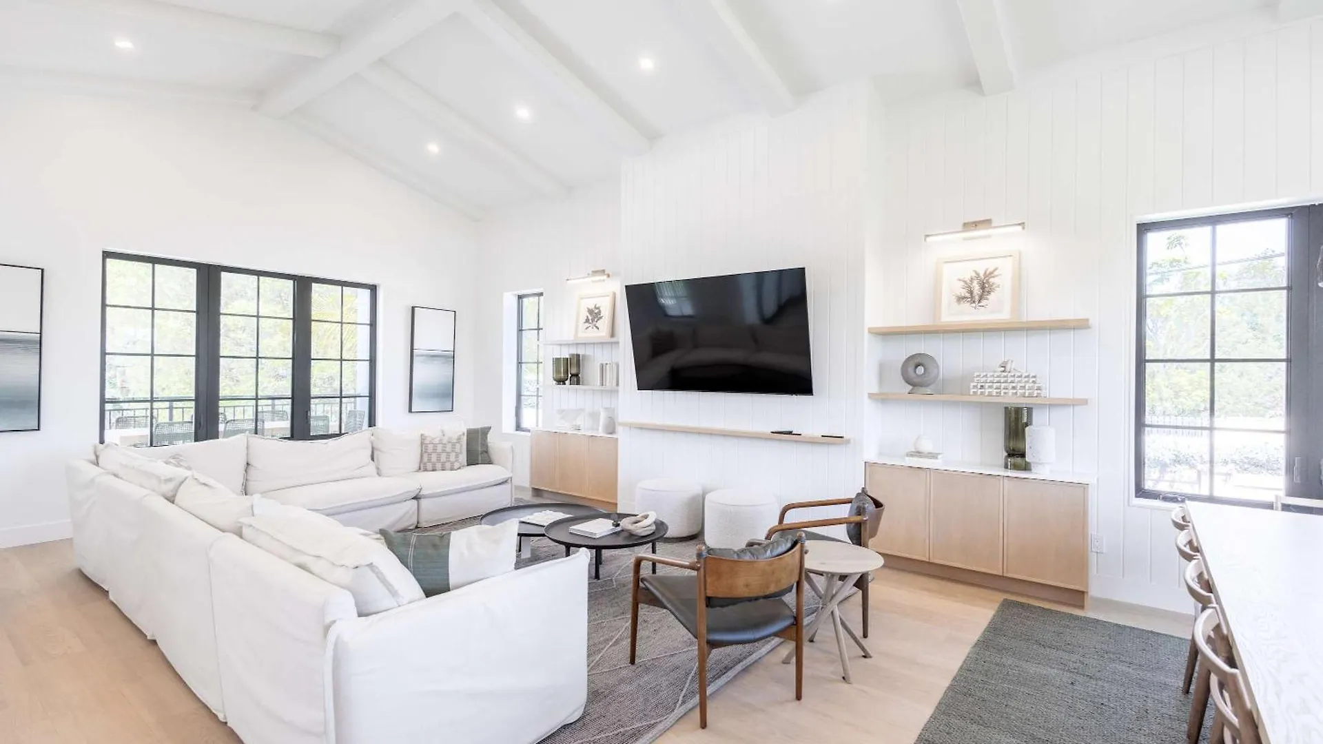 Brand New Build Larkshine House - Pool Holiday home *