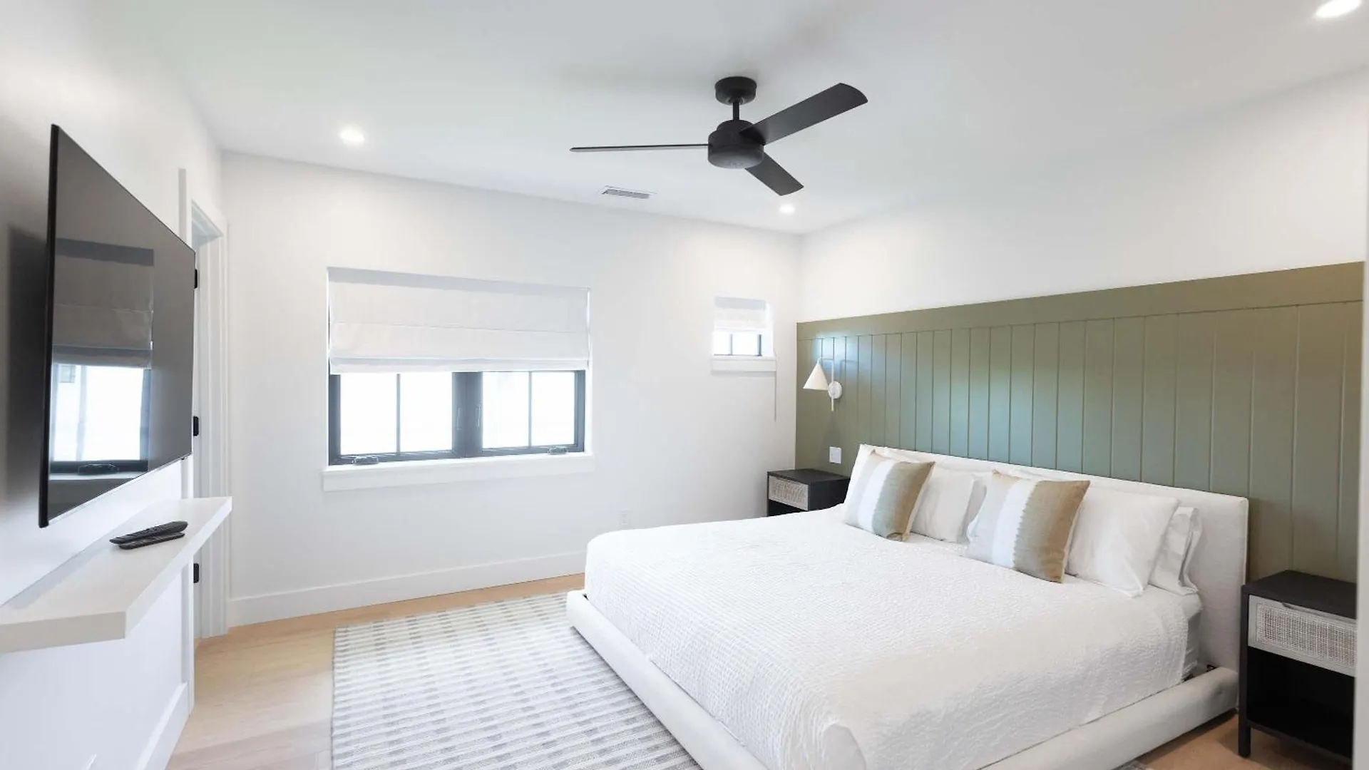 Brand New Build Larkshine House - Pool Holiday home