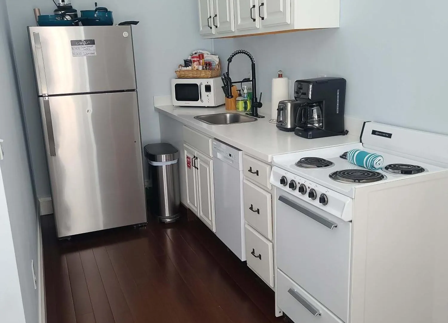 Four On Duval Street W Parking And Pool Apartment Key West
