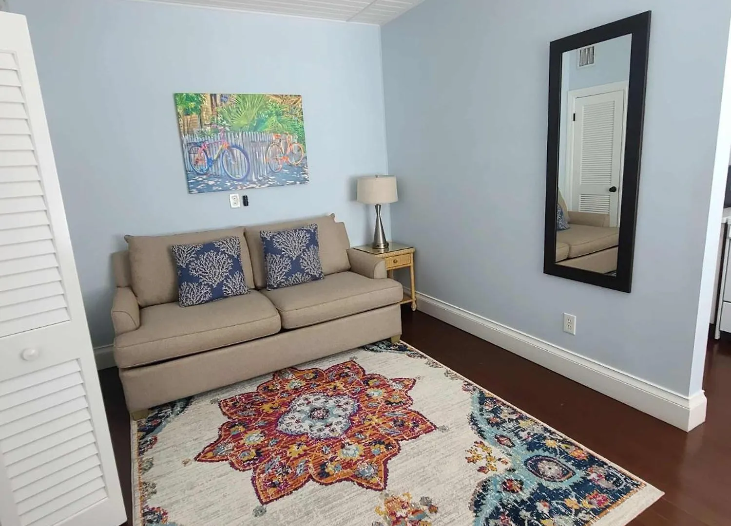 Four On Duval Street W Parking And Pool Apartment