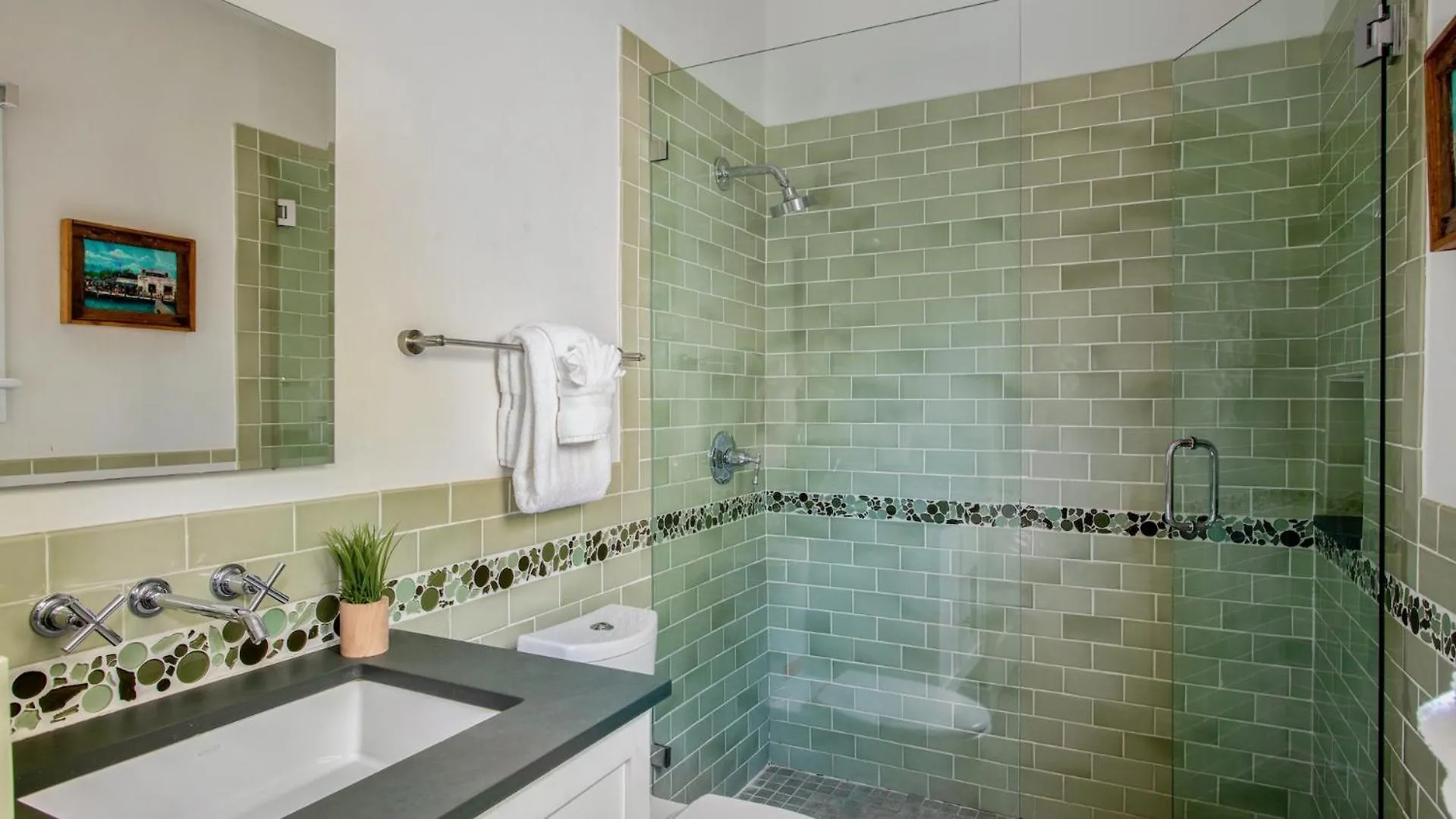 Queen Of Louisa By Last Key Realty