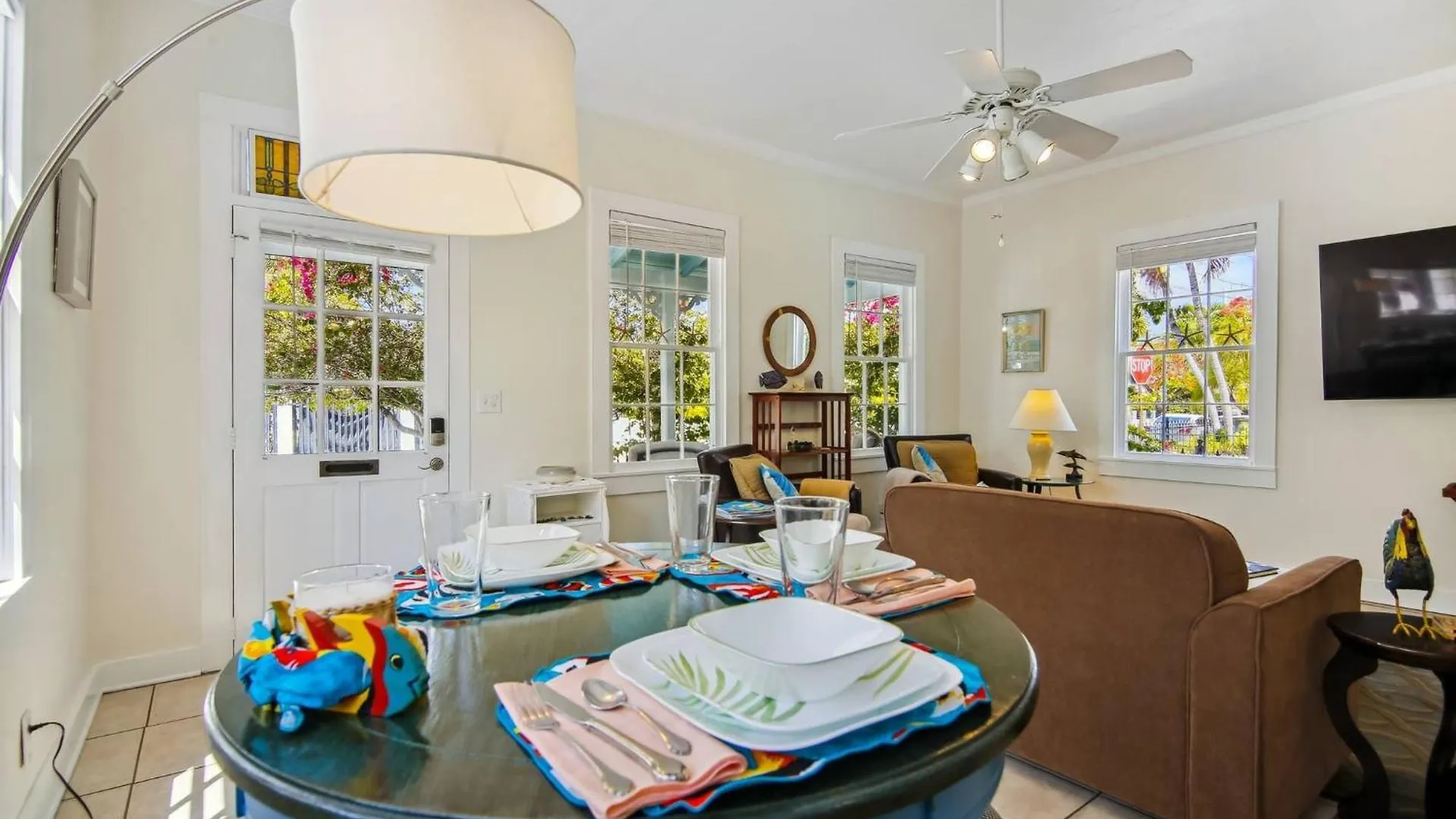 Spanish Lime By Avantstay Ideal Old Town Location Month Long Only