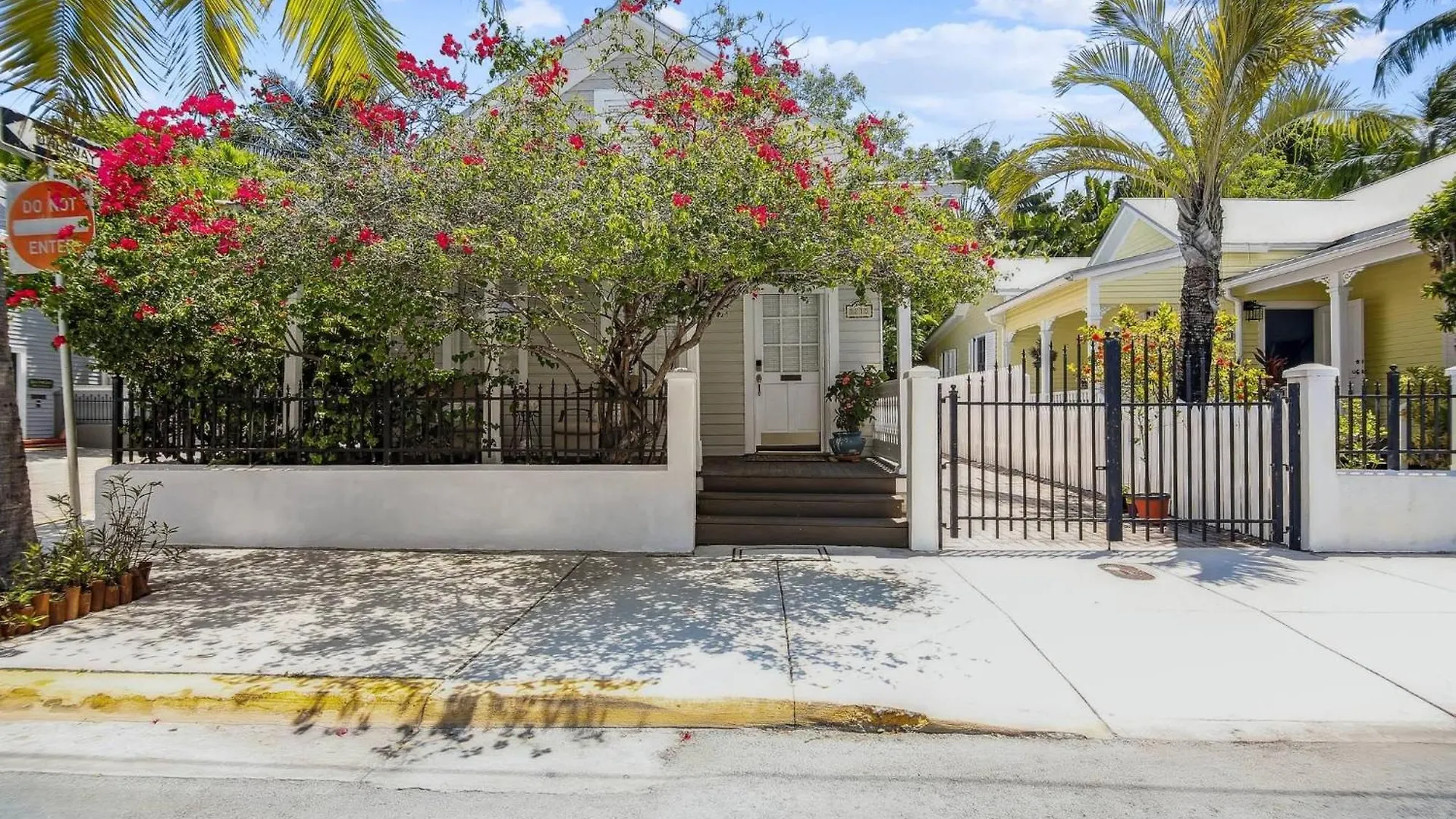 Spanish Lime By Avantstay Ideal Old Town Location Month Long Only