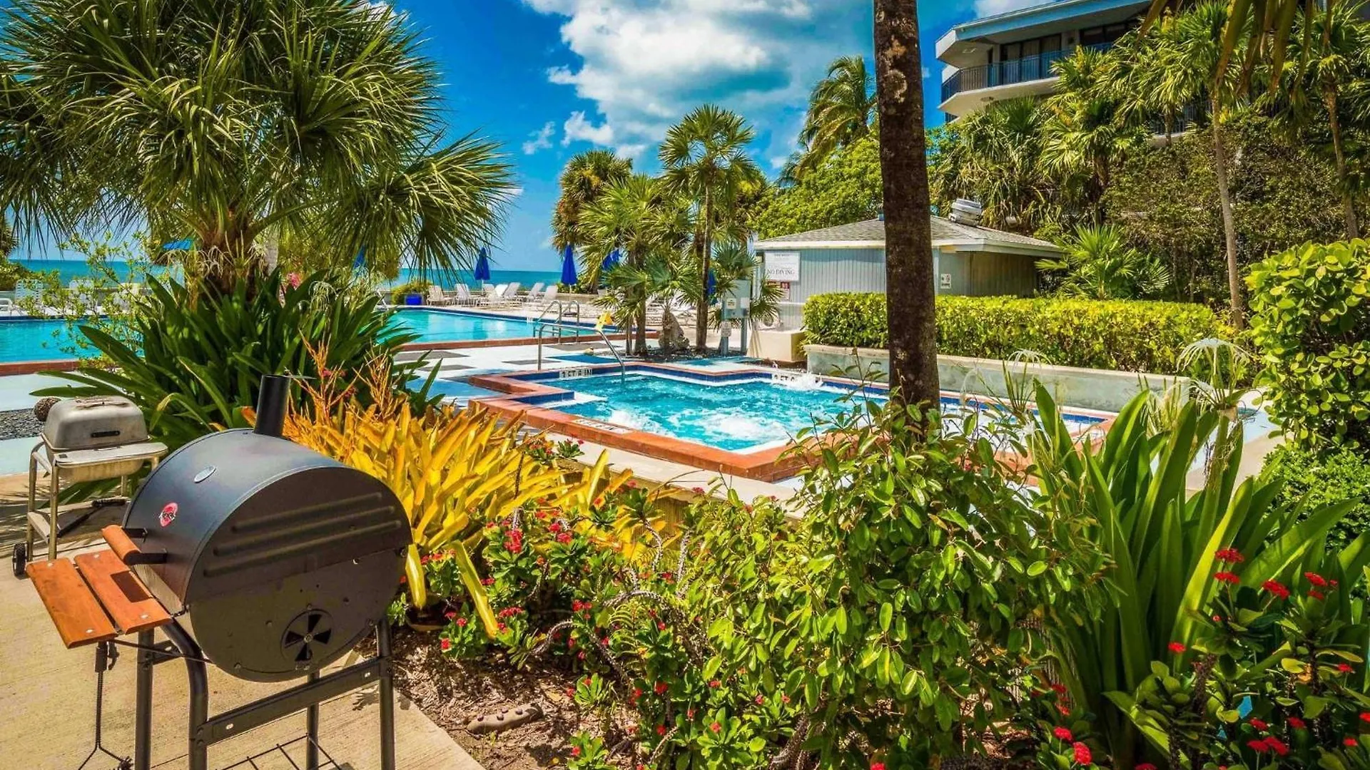 Atlantic Paradise By Avantstay Great Location W Balcony Outdoor Dining Shared Pool Hot Tub Key West