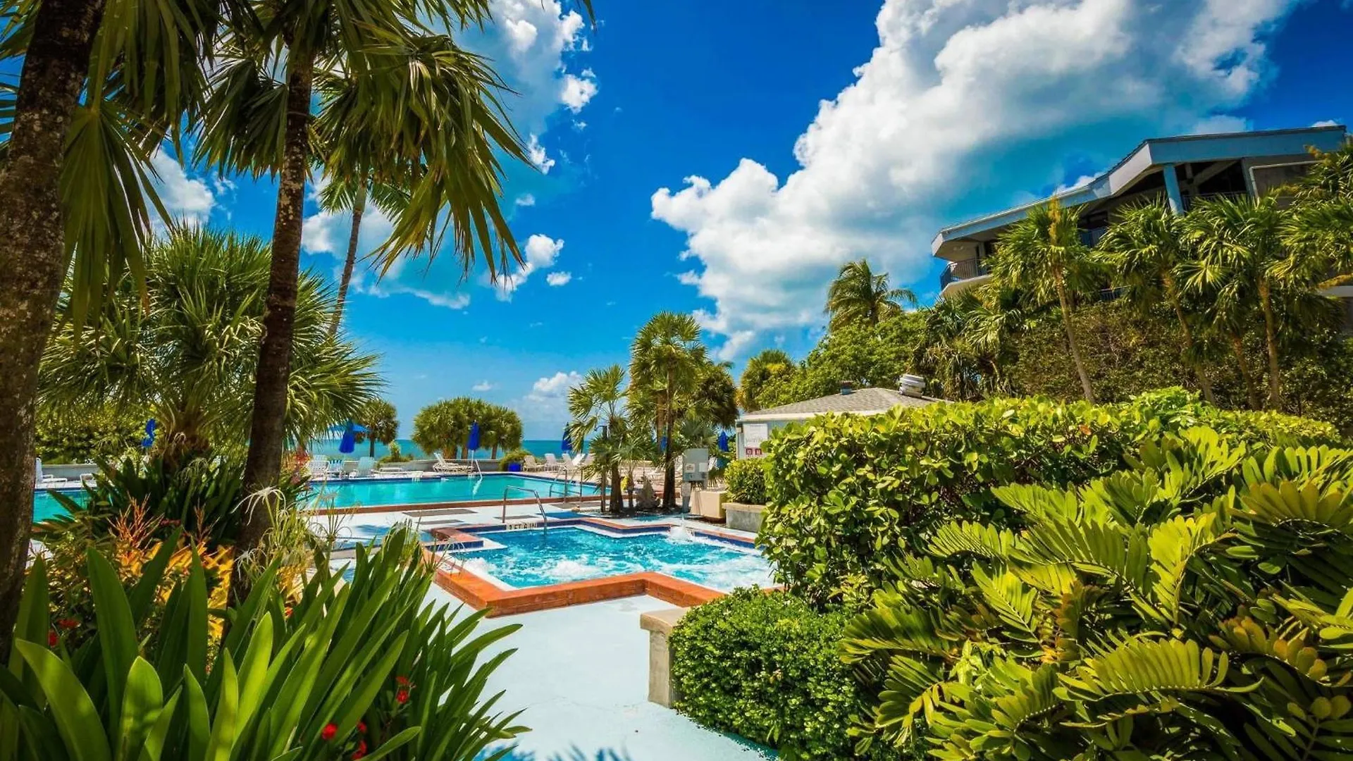 Atlantic Paradise By Avantstay Great Location W Balcony Outdoor Dining Shared Pool Hot Tub Key West