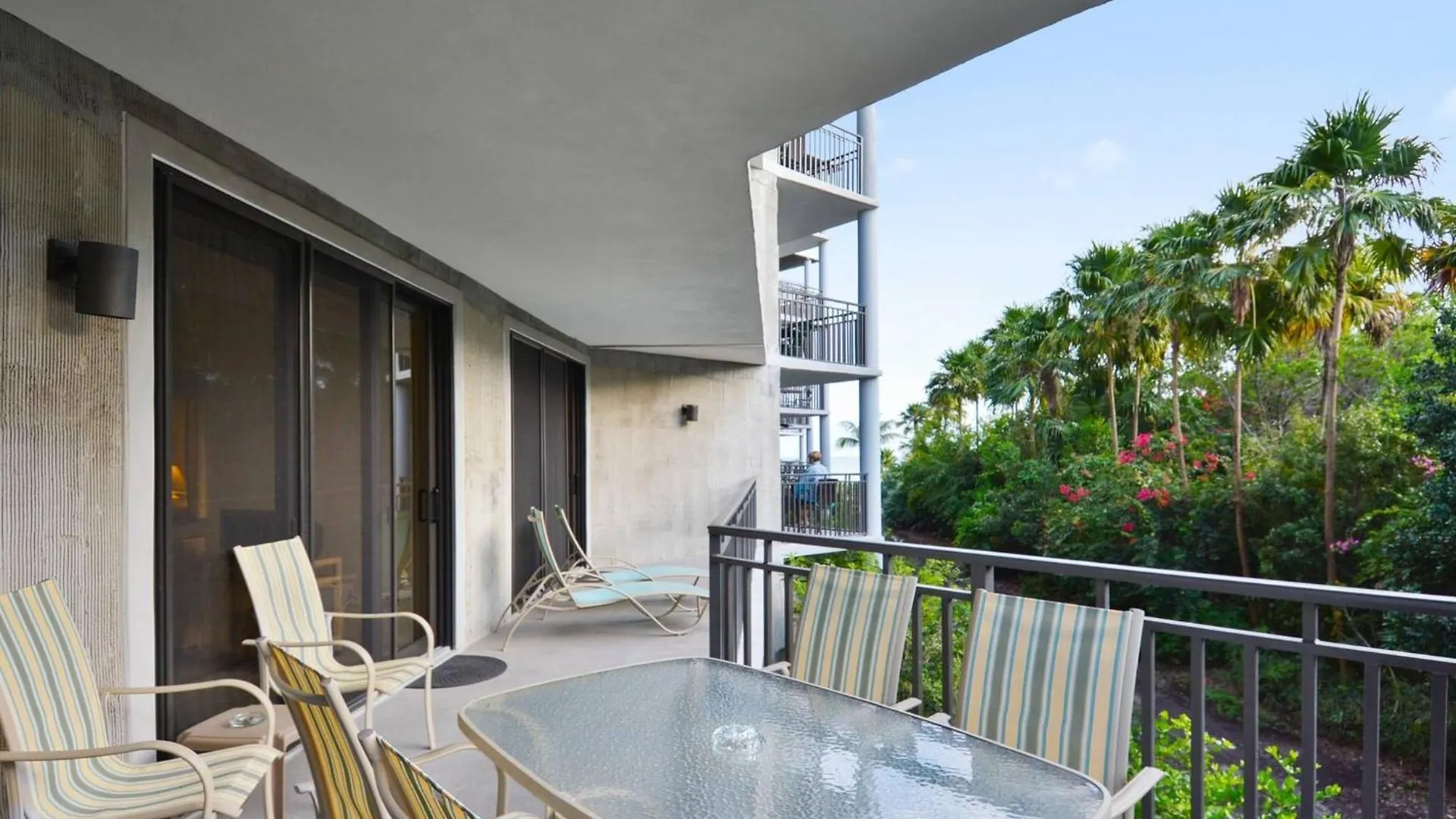Holiday home Atlantic Paradise By Avantstay Great Location W Balcony Outdoor Dining Shared Pool Hot Tub Key West