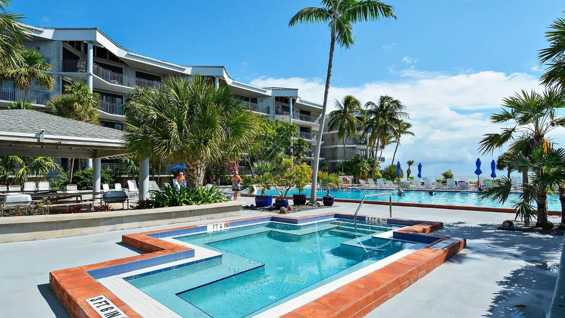 Holiday home Atlantic Paradise By Avantstay Great Location W Balcony Outdoor Dining Shared Pool Hot Tub Key West