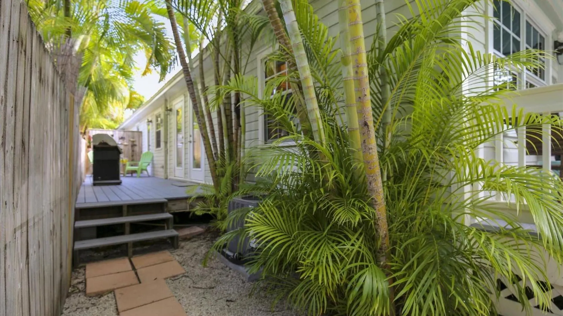 Paradise Palms: Beachside Getaway With Outdoor Living *