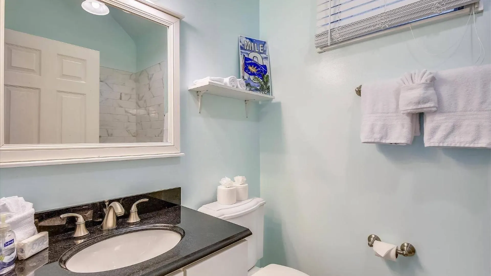 Ibis By Avantstay Close To Duval Street W Shared Pool Month Long Only Holiday home