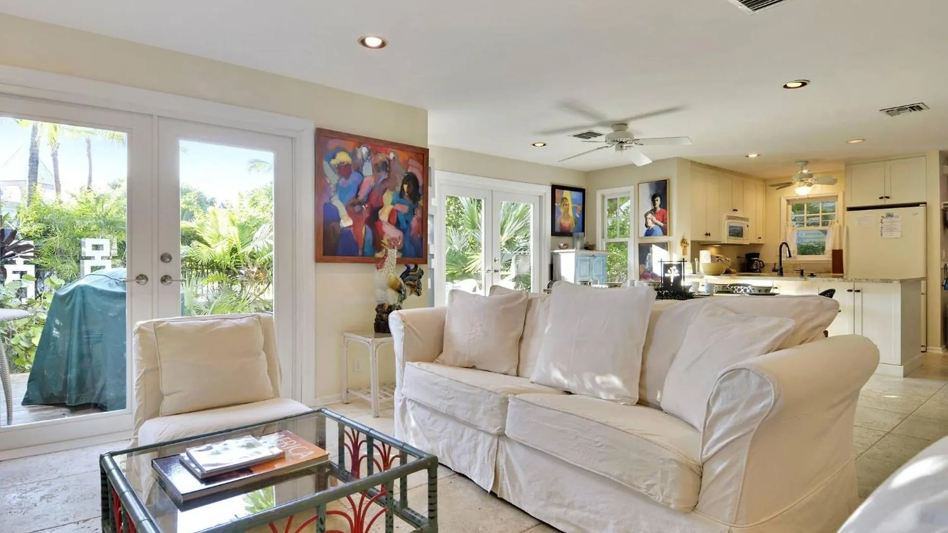 Artist Garden By Avantstay Great Location W Balcony Outdoor Dining Shared Pool Bbq Week Long